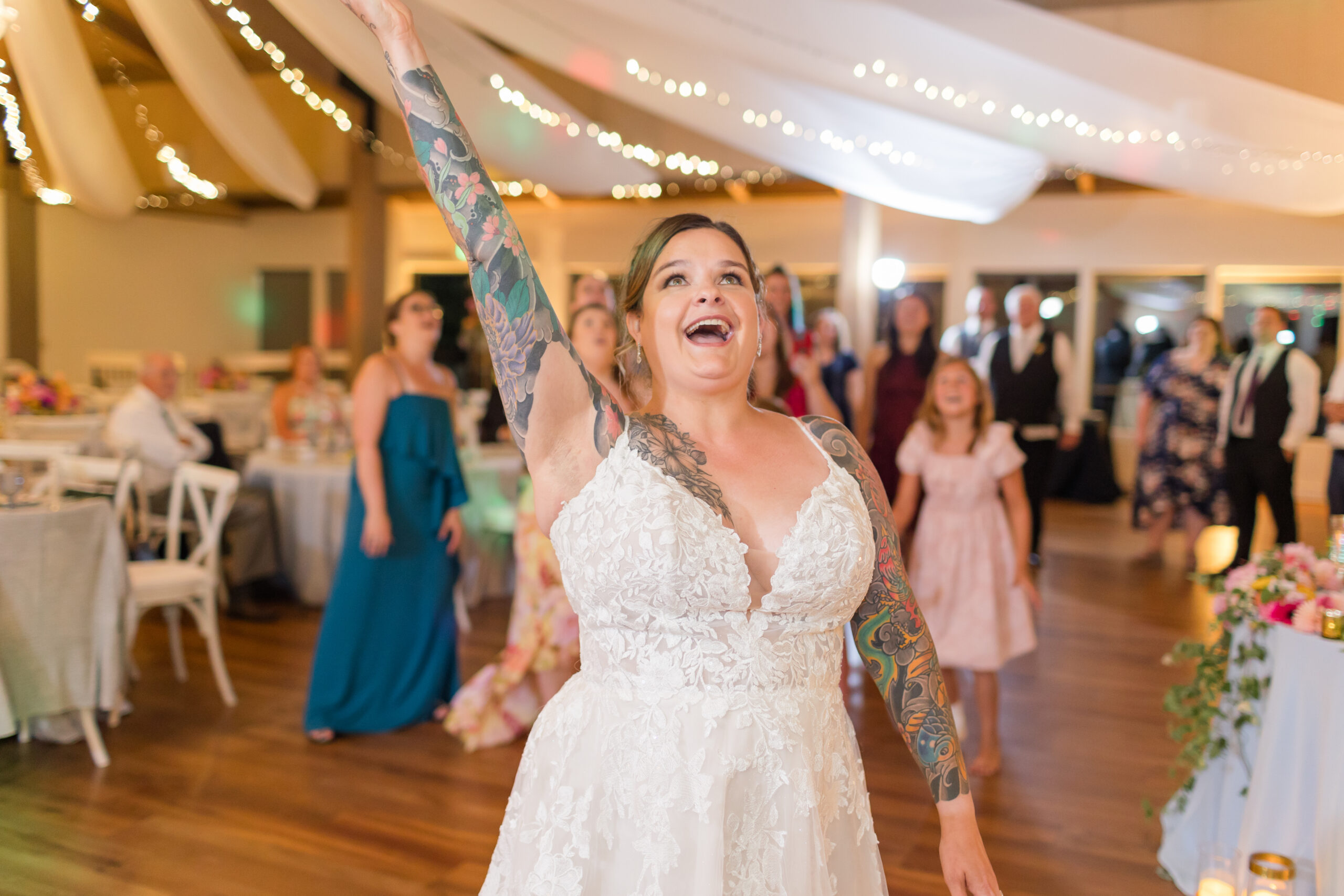 bouquet toss