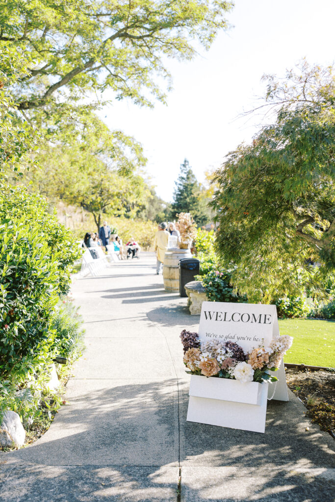 Elliston Vineyards welcome sign