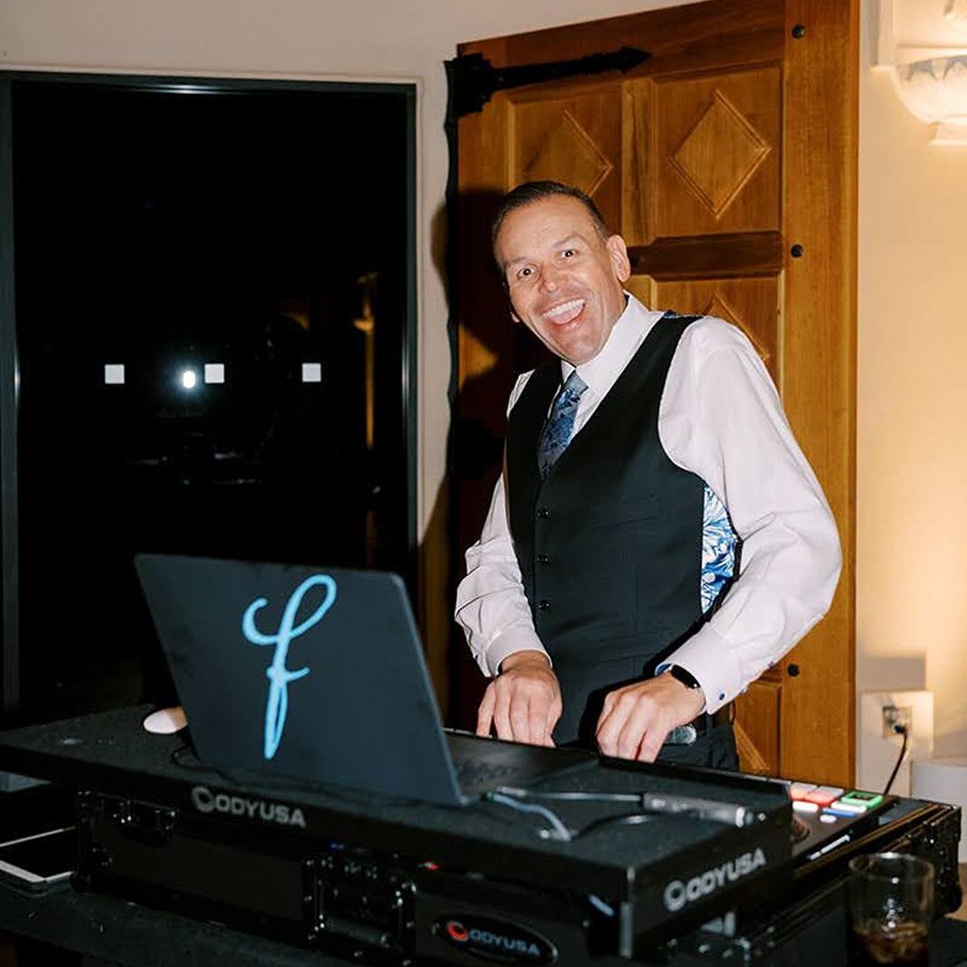 DJ Glen Riggs 